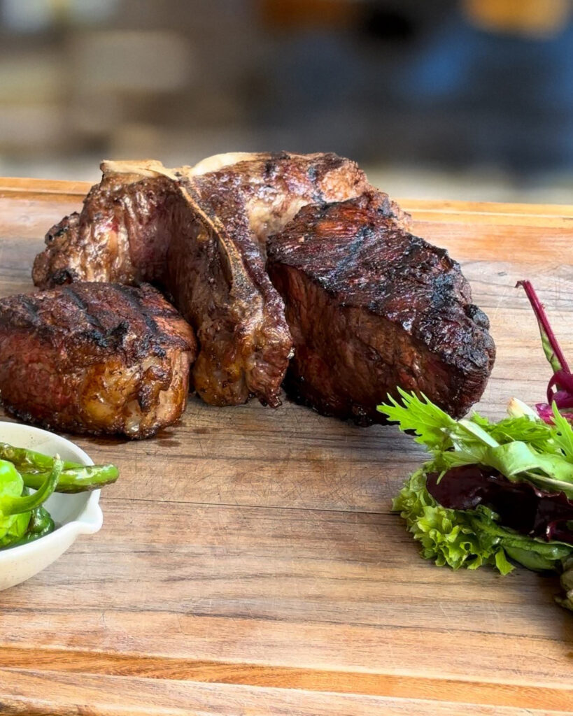 Gegrilltes T-Bone-Steak vom Dexter-Rind vom Kietzer Landhof in Brandenburg